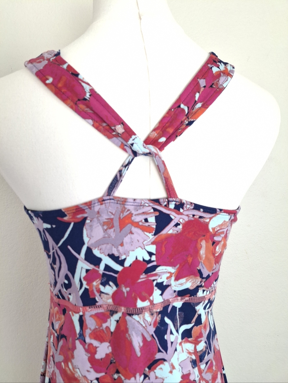 Title Nine Strappy Dream Wild Fuscia Built-in Bra Size S - Picture 8 of 11